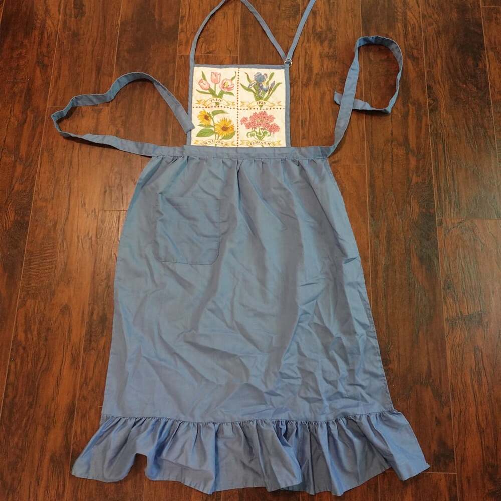 VTG ‘86 Blue Floral Apron with Ruffle Hem and Front Pocket